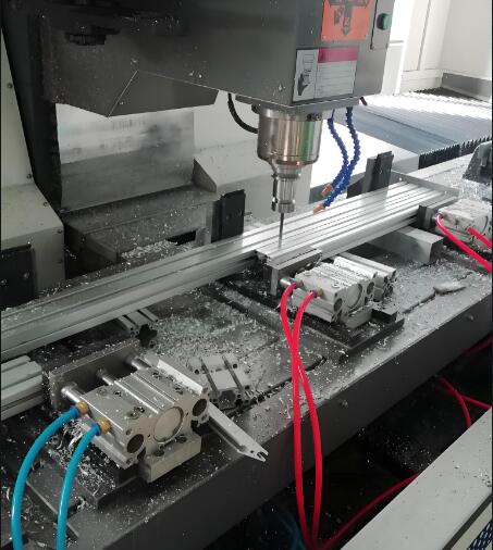 数控铝型材加工中心工装夹具选对了，生产效率翻倍提升