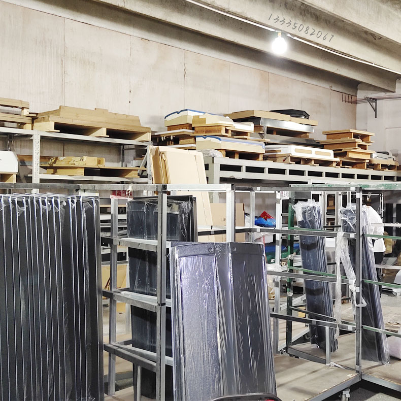 全封闭五轴加工中心，让碳纤维加工重塑生产新格局