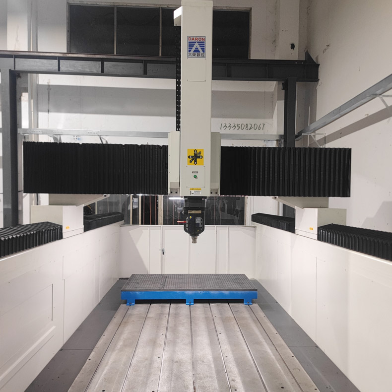 1748915381390364.jpg 五轴加工中心240-790.jpg