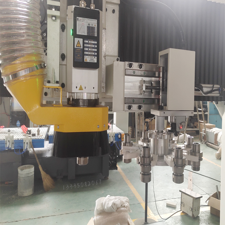 1755052374277969.jpg 双通道加工中心4.jpg