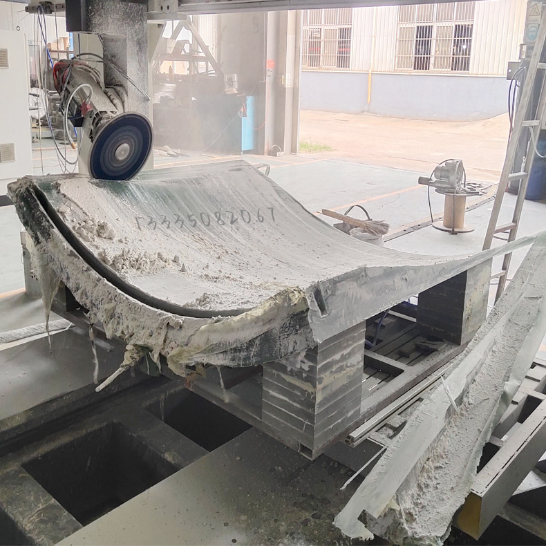 1756175174136210.jpg 五轴加工中心79-790.jpg