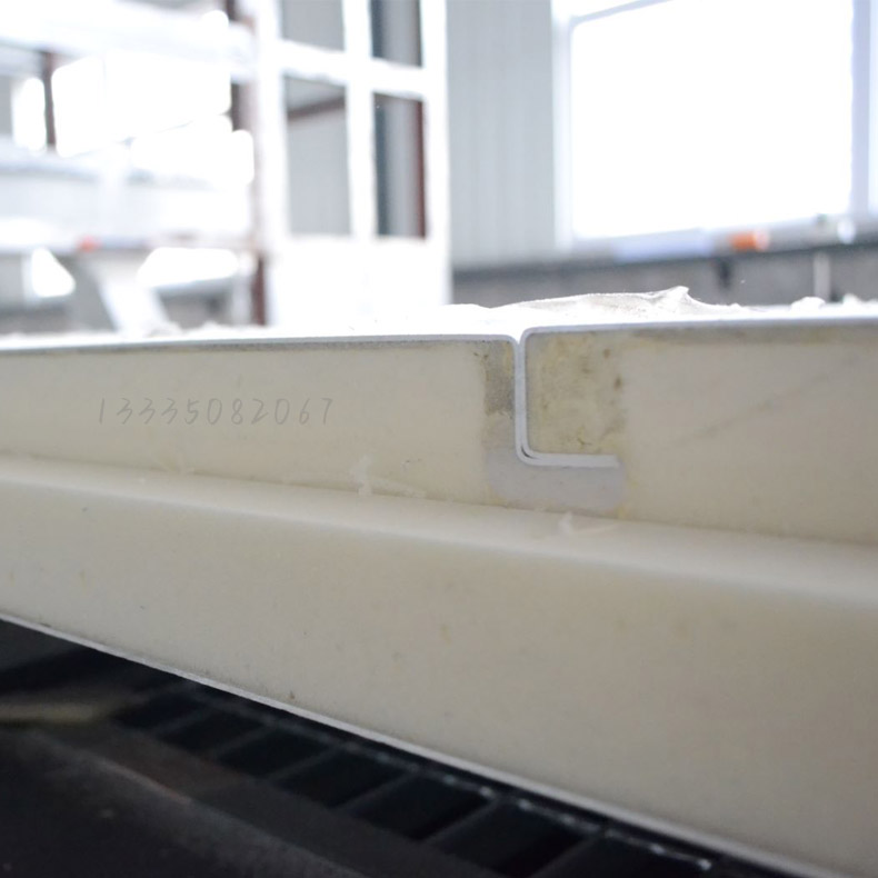 1767578479117508.jpg 冷藏车厢板加工中心9.jpg